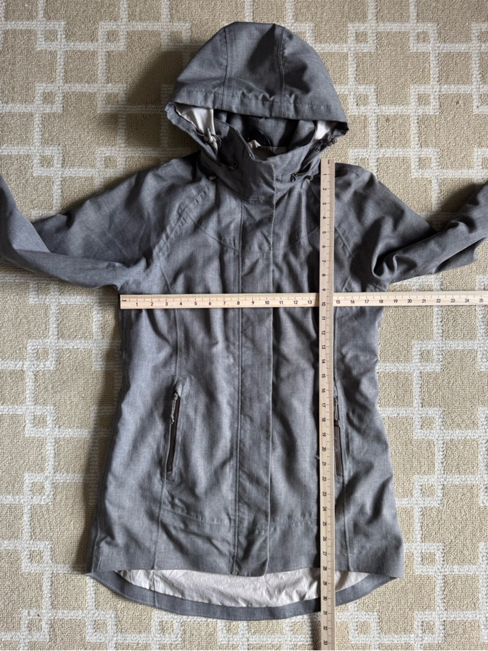 L.L. Bean Waterproof Hooded Rain Jacket Gray Lightweight Outdoor Hiking Size XS - Picture 10 of 13